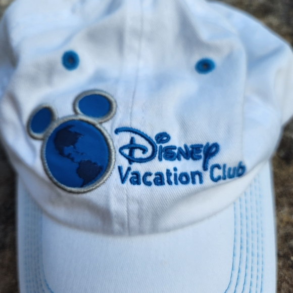 NWOT Disney Vacation Club Member Basball Hat - Picture 8 of 8